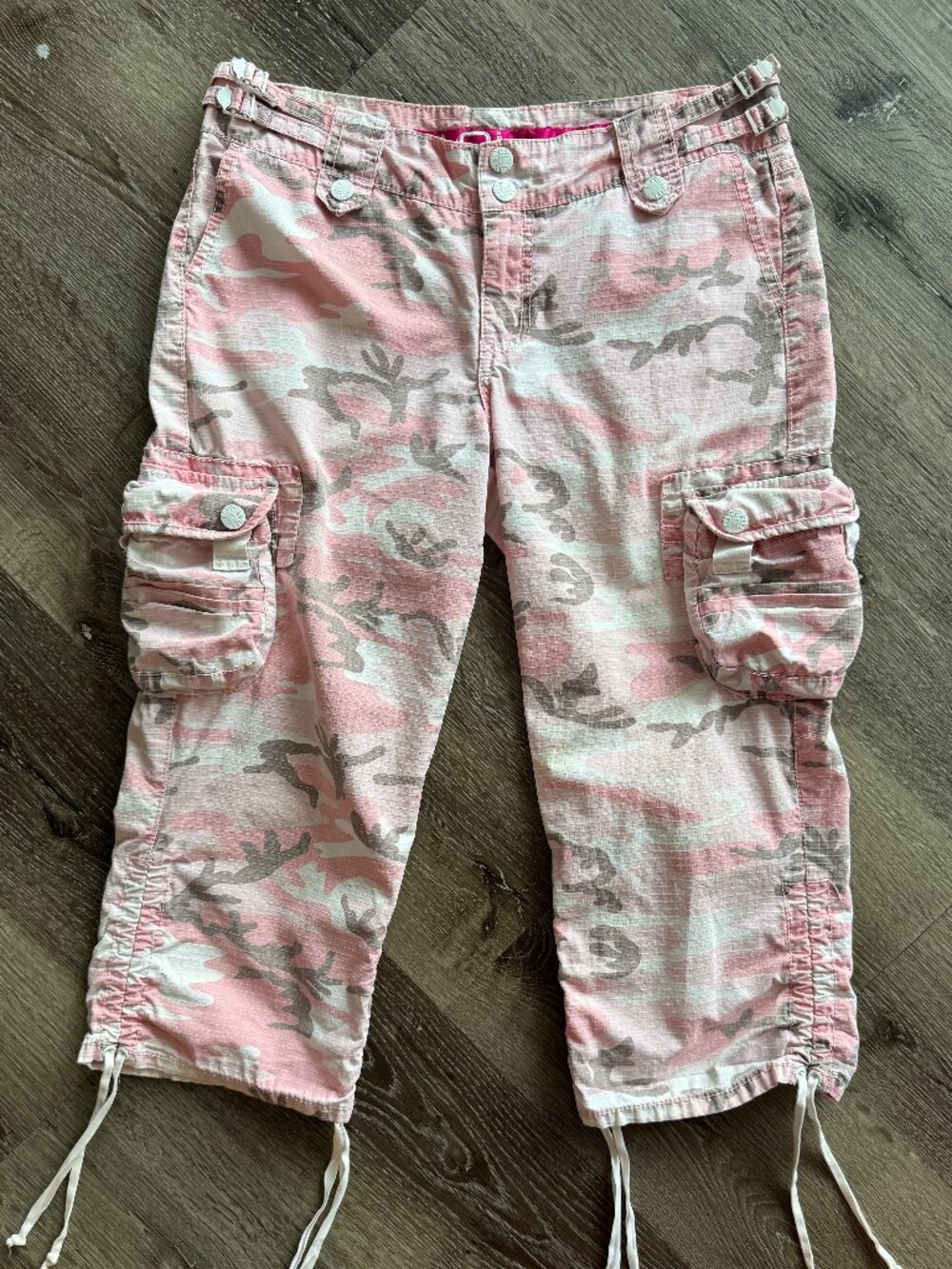 Vtg Y2K GLO Jeans pink camo low rise McBling skater mall goth capris / S-M